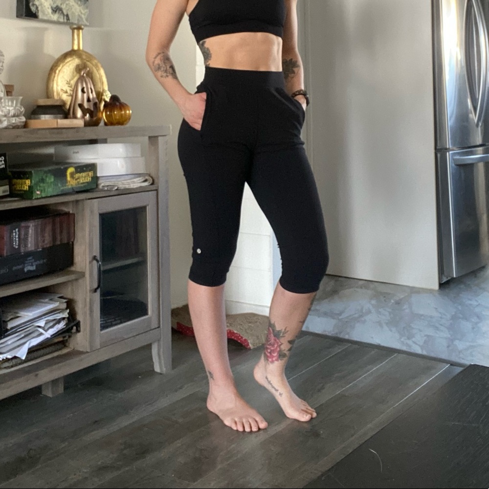 Lululemon crop with pockets